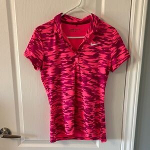 Nike Women's Pink Patterned Short Sleeve Top